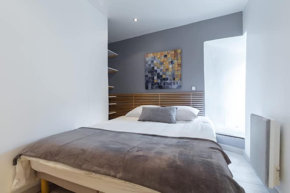 Elegant Riviera Retreat Steps to Beach & Dining Apartment in Villefranche-sur-Mer