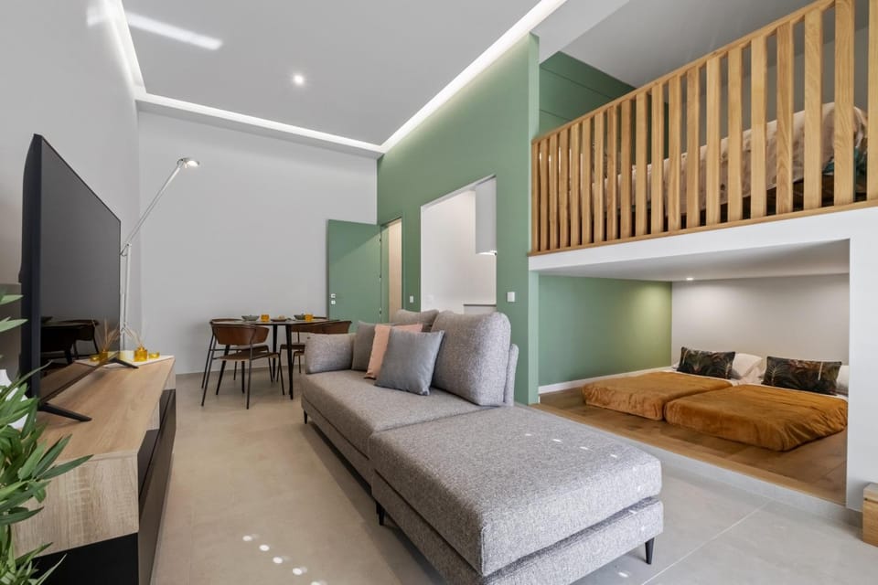 Communal lounge/ TV room, Living room
