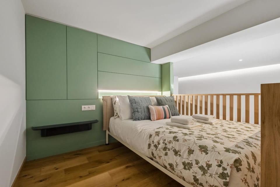 Bed, Bedroom