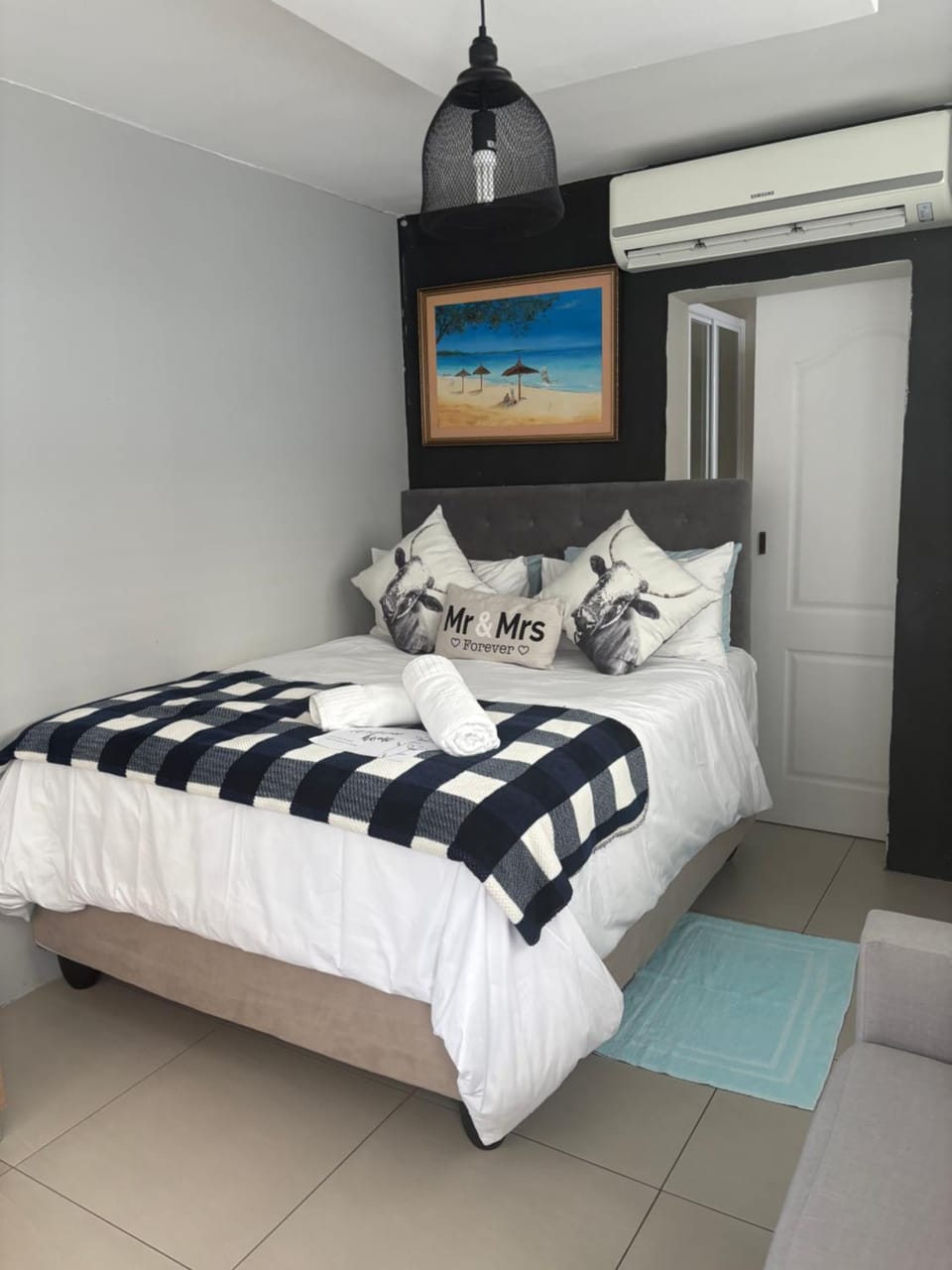 Home Away From Home 6 minutes away from beach Bed and Breakfast in Cape Town