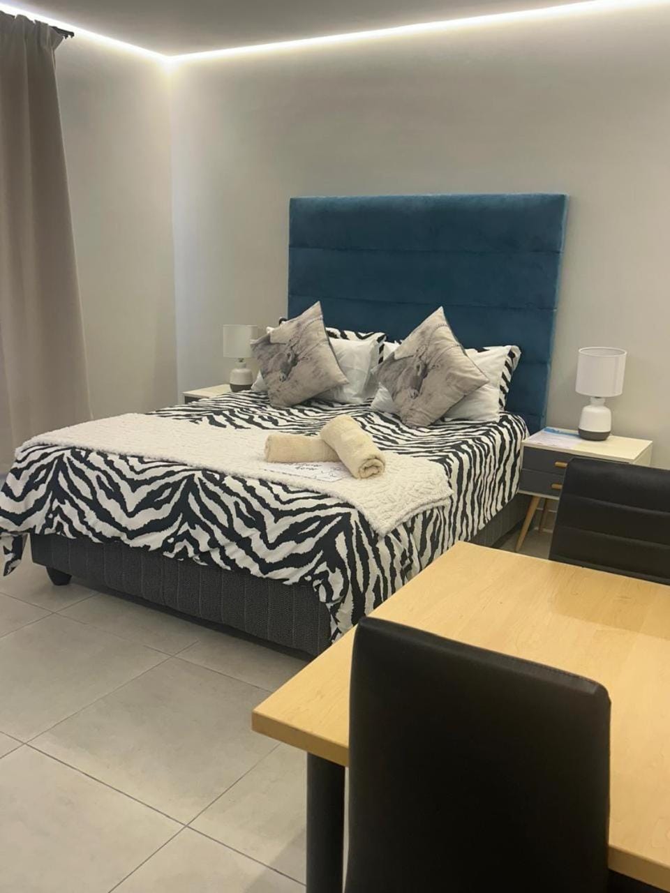 Home Away From Home 6 minutes away from beach Bed and Breakfast in Cape Town