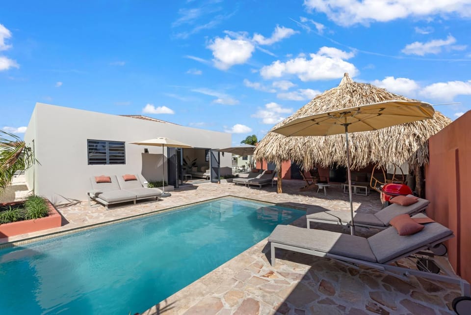 Villa Casa Carpe Diem, Mambo Beach, Private Pool Villa in Willemstad