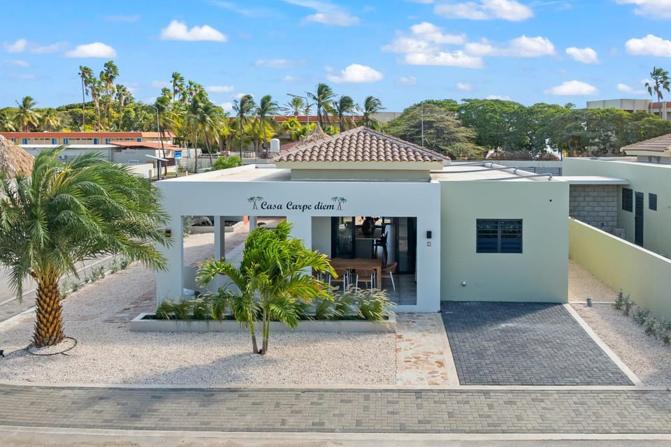 Villa Casa Carpe Diem, Mambo Beach, Private Pool Villa in Willemstad