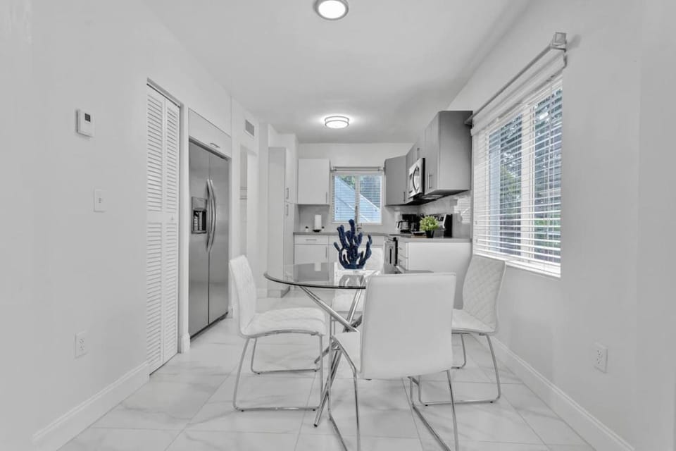 Modern 2-Bedroom Apartment Apartment in Miami