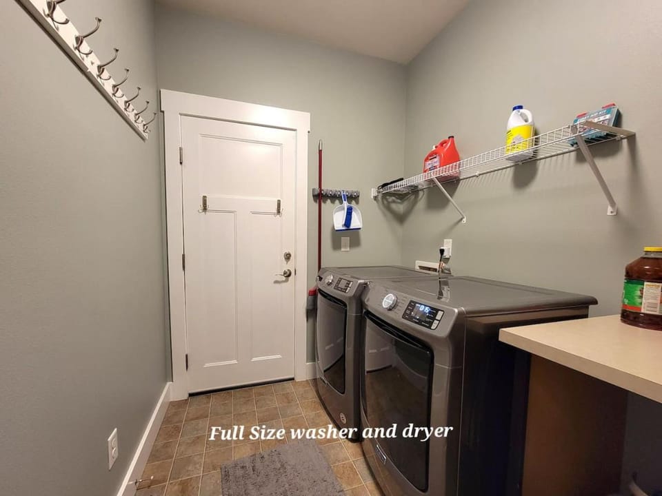 Golf Course home sleeps 6 House in Port Orchard