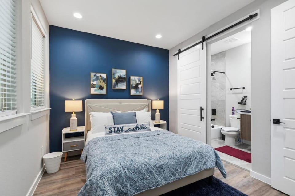 The Opal 2BD TowenHouse 7ST Walkable House in Fort Worth