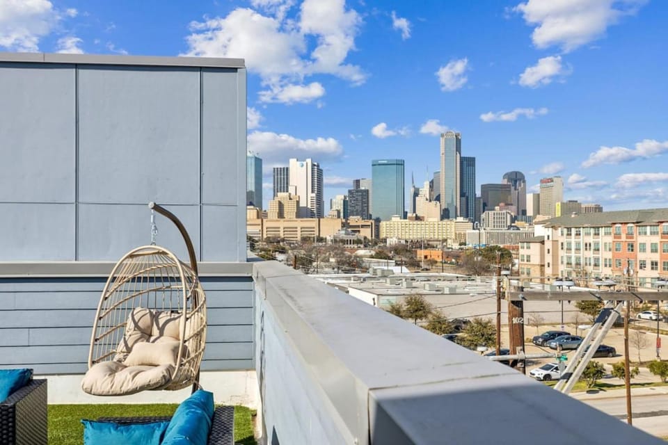 The Topaz of Dallas 2BD DownTown Walkable House in Dallas