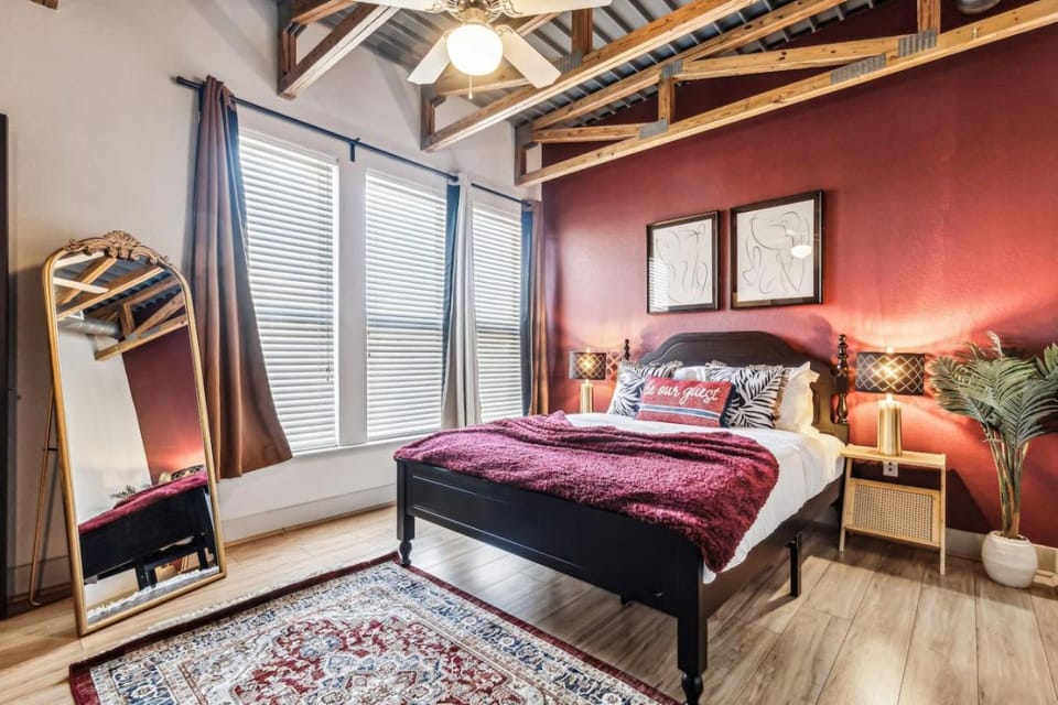 The Zircon 2BD Unique Style in the heart of FortWorth Apartment in Fort Worth