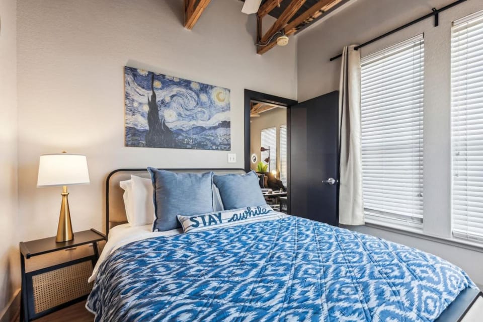 The Zircon 2BD Unique Style in the heart of FortWorth Apartment in Fort Worth