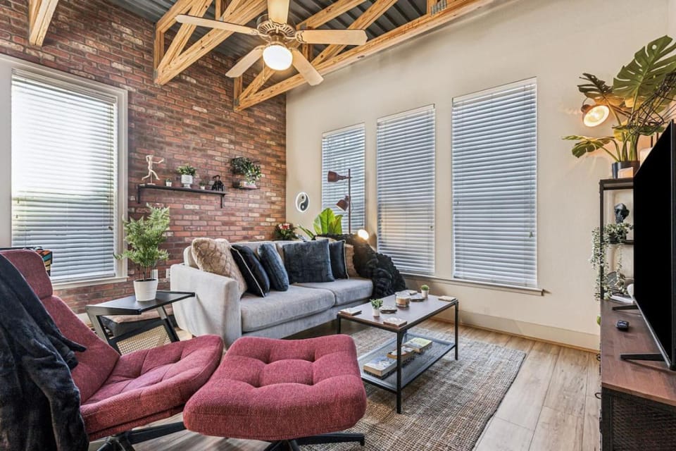 The Zircon 2BD Unique Style in the heart of FortWorth Apartment in Fort Worth
