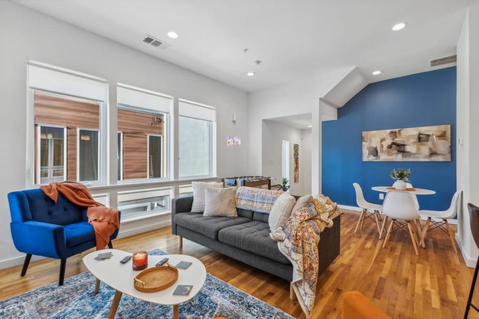 Aquara 2BD Townhouse DownTown Walkable House in Dallas