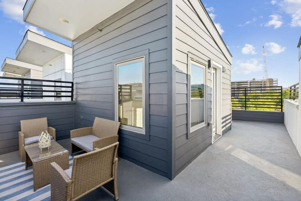 The Charm 2BD In the Heart of Magnolia House in Fort Worth