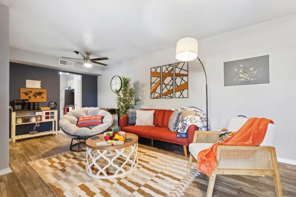 AT and T is steps away 2BD unit Apartment in Arlington
