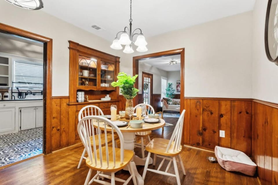 This is your home away from home in the heart of FortWorth House in Fort Worth