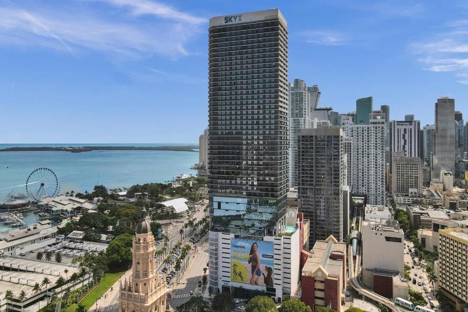 Miami Lux Studio w. Kitchen City and Bay Views Apartment in Miami