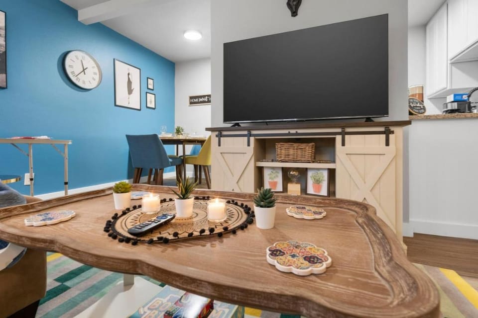 Sapphire 1BD AT and T Walkable Apartment in Arlington