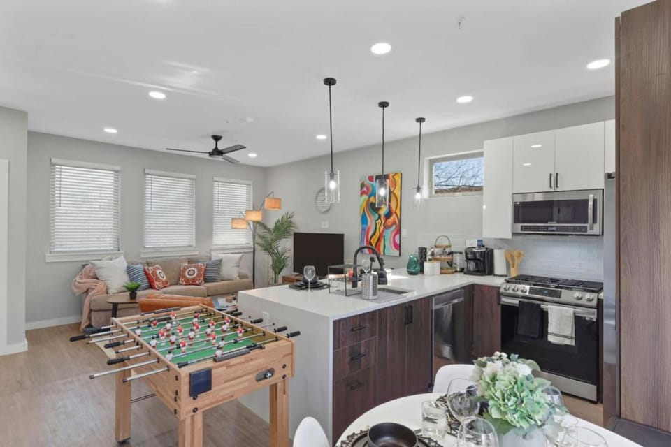A La mode 2BD Townhouse 7TH St walkable House in Fort Worth