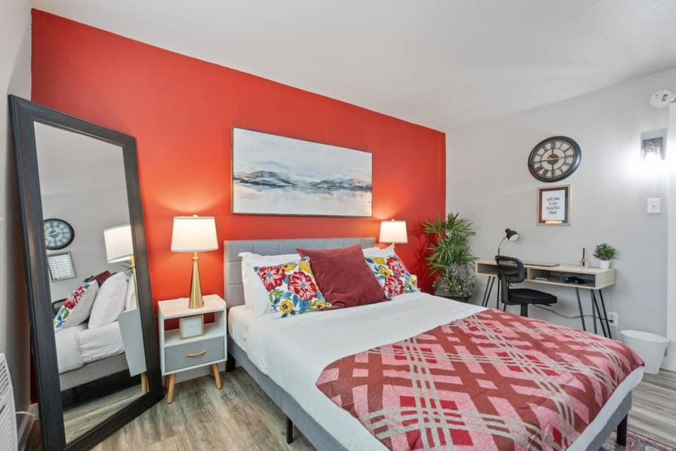 The Ruby 1BD AT and T Walkable Apartment in Arlington