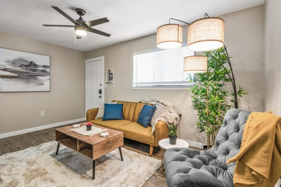 AT and T Walkable 1BD unit Live the Excitement Apartment in Arlington
