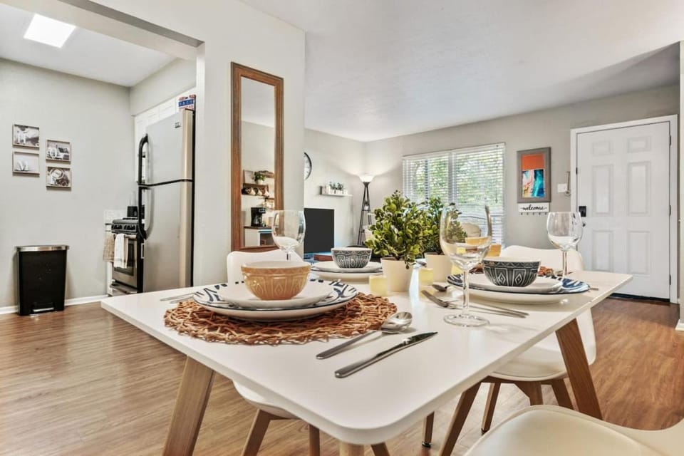 Vivid 1BD TCU Walkable Apartment in Fort Worth