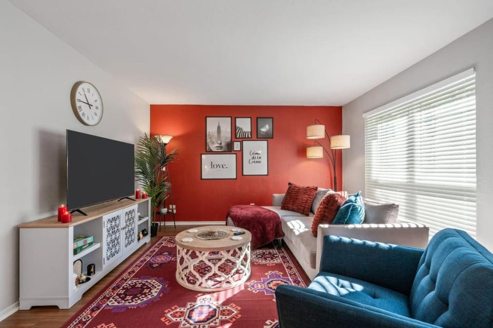 Passionate 2BD TCU Walkable Apartment in Fort Worth