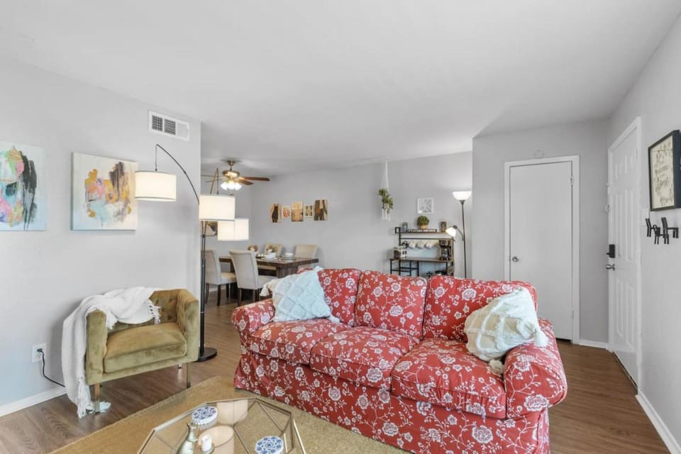 Delightful 1BD Unit TCU walkable Apartment in Fort Worth