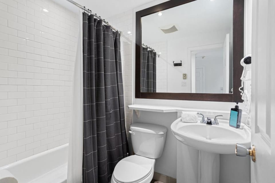 Toilet, Bathroom, Bath