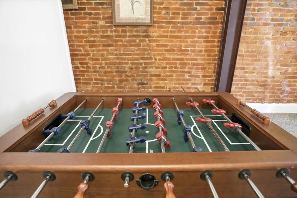 Stylish Redbrick 2BR in Heart of DC Apartment in District of Columbia