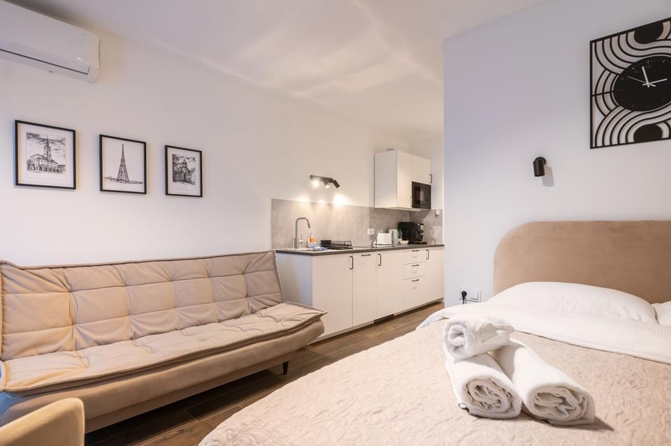 Kitchen or kitchenette, Living room, Seating area