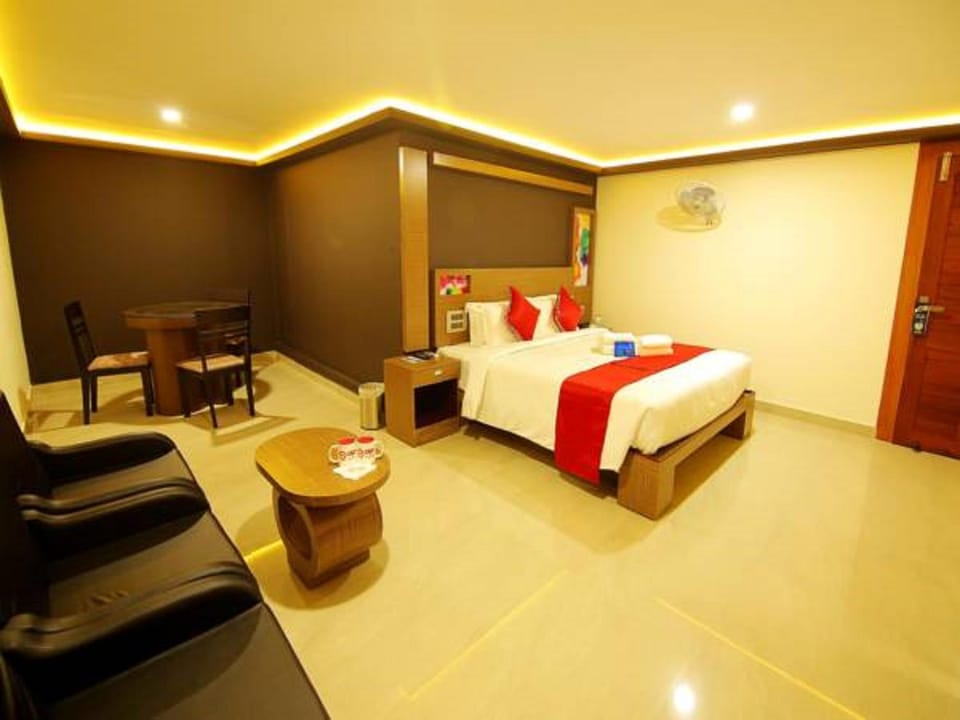 Hotel A J Park Hotel in Alappuzha