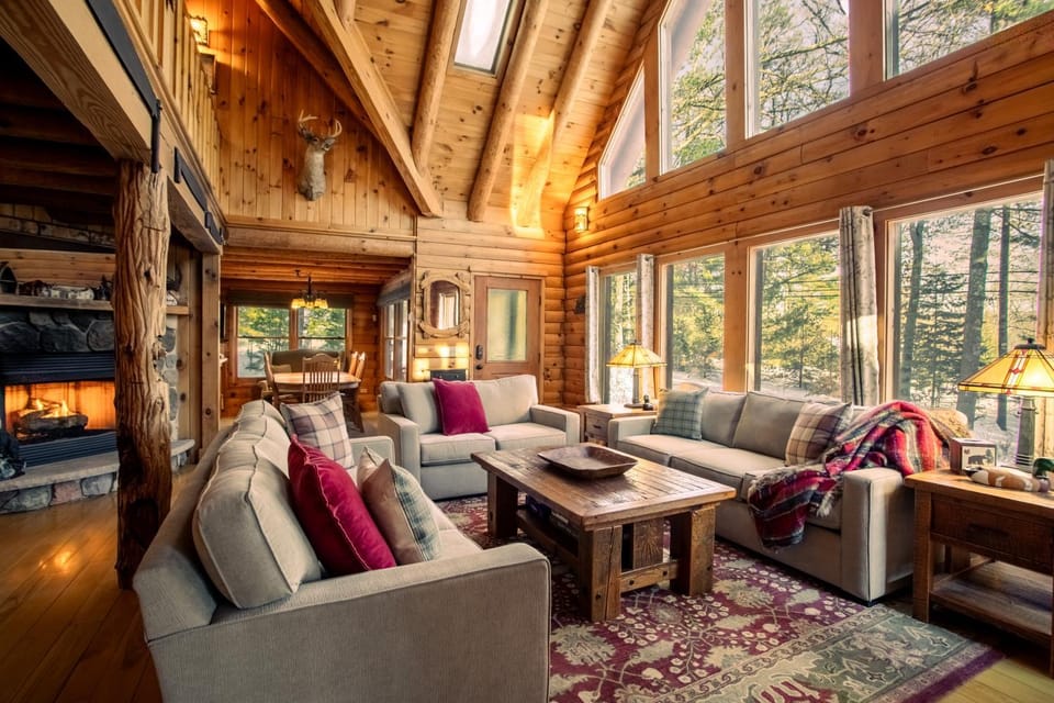 Nordic Spa Log Cabin Experience, Sauna, Cold Plunge, Hot Tub & Theater Cabin in Pocono Mountains