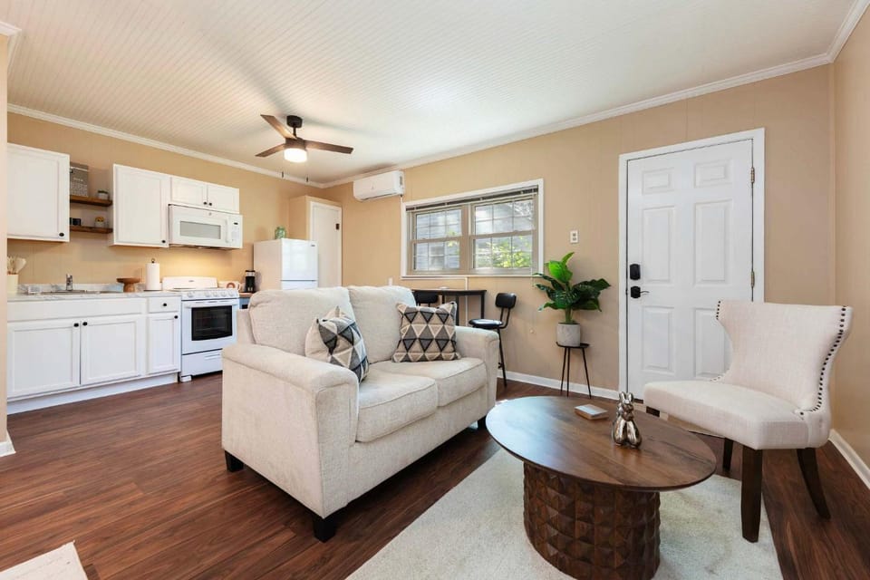 Bungalow on Outer Dr Apartment in Tyler