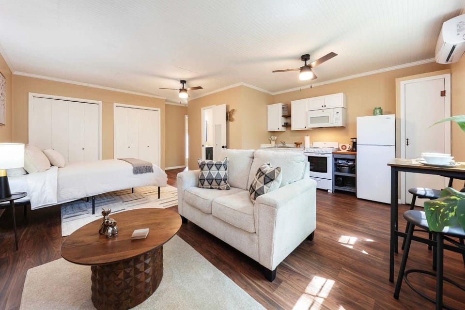 Bungalow on Outer Dr Apartment in Tyler