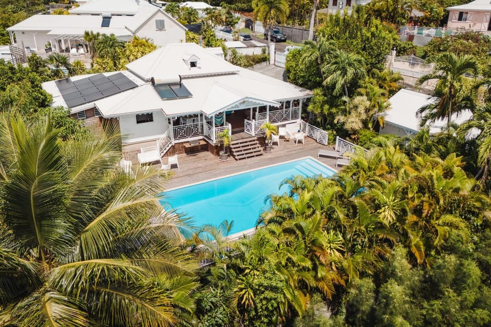 Family villa Iguana Home with pool - 300 m from the beach Villa in Sainte-Anne
