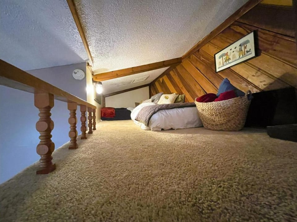 Bluffside Chalet Suite Apartment in McGregor
