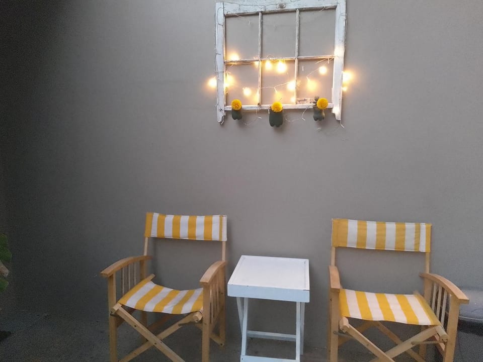 Goose On Uitvlught Self Catering Accommodation Room2 Vacation rental in Western Cape