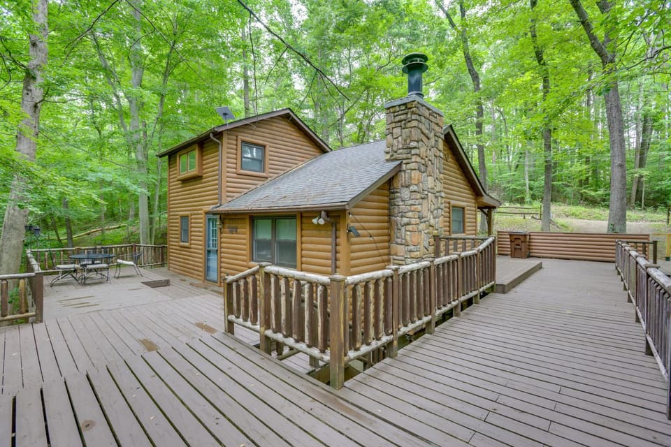 Lake Access & Hot Tub! Serene Rockbridge Cabin Cabin in Perry Township