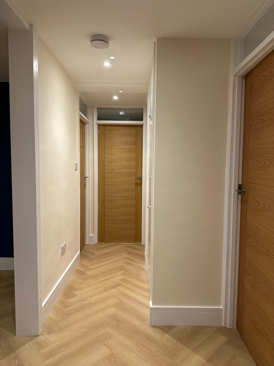 LivinSpace- Modern and spacious 2 bed flat in Central Sutton Apartment in England