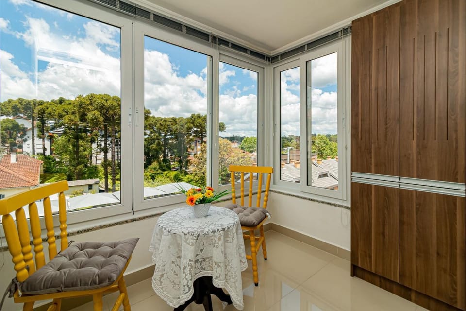 Apto ao lado Catedral – 2 suítes e 2 vagas Apartment in Canela