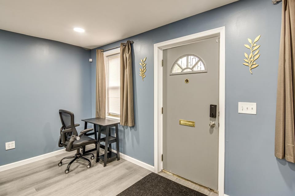 Pet Friendly! NW Philly Rowhouse w/ Fenced Yard! House in Cheltenham Township