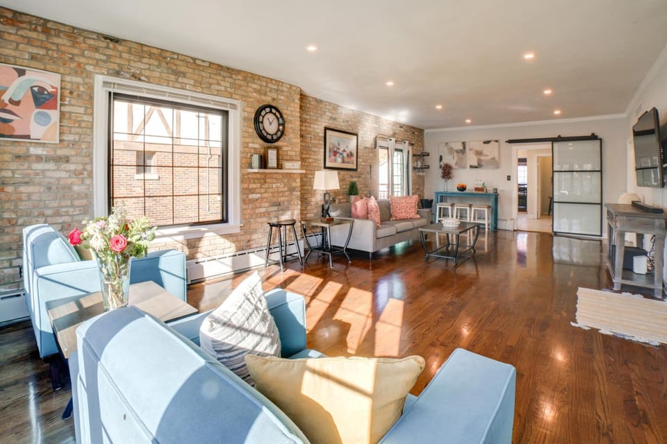 Pet Friendly! Near Casinos and Lake Michigan Beaches Apartment in Hammond