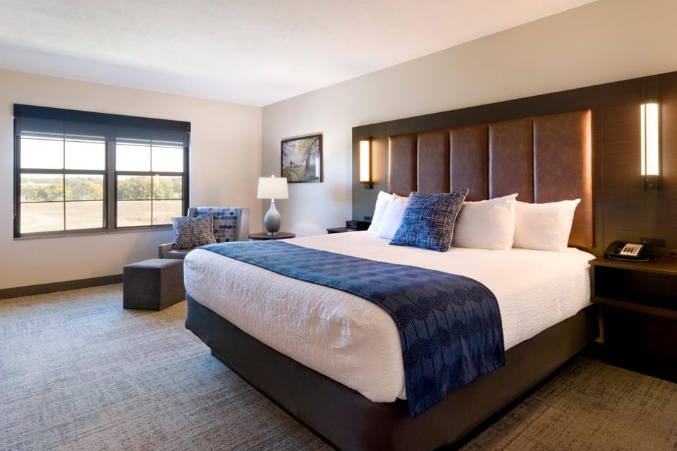 Bed, Living room