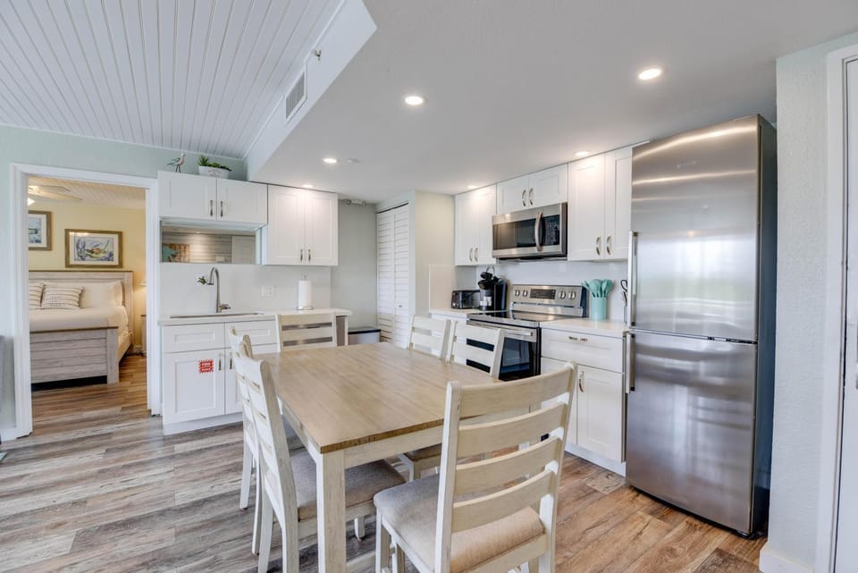 The Saint Martin Suite - Sunrise Suites Apartment in Key West