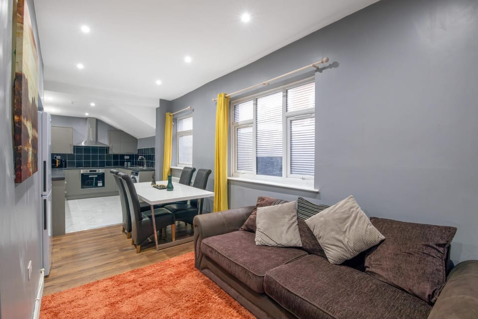 Communal lounge/ TV room