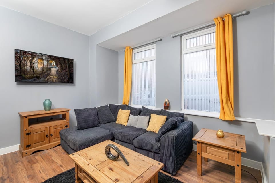 Communal lounge/ TV room