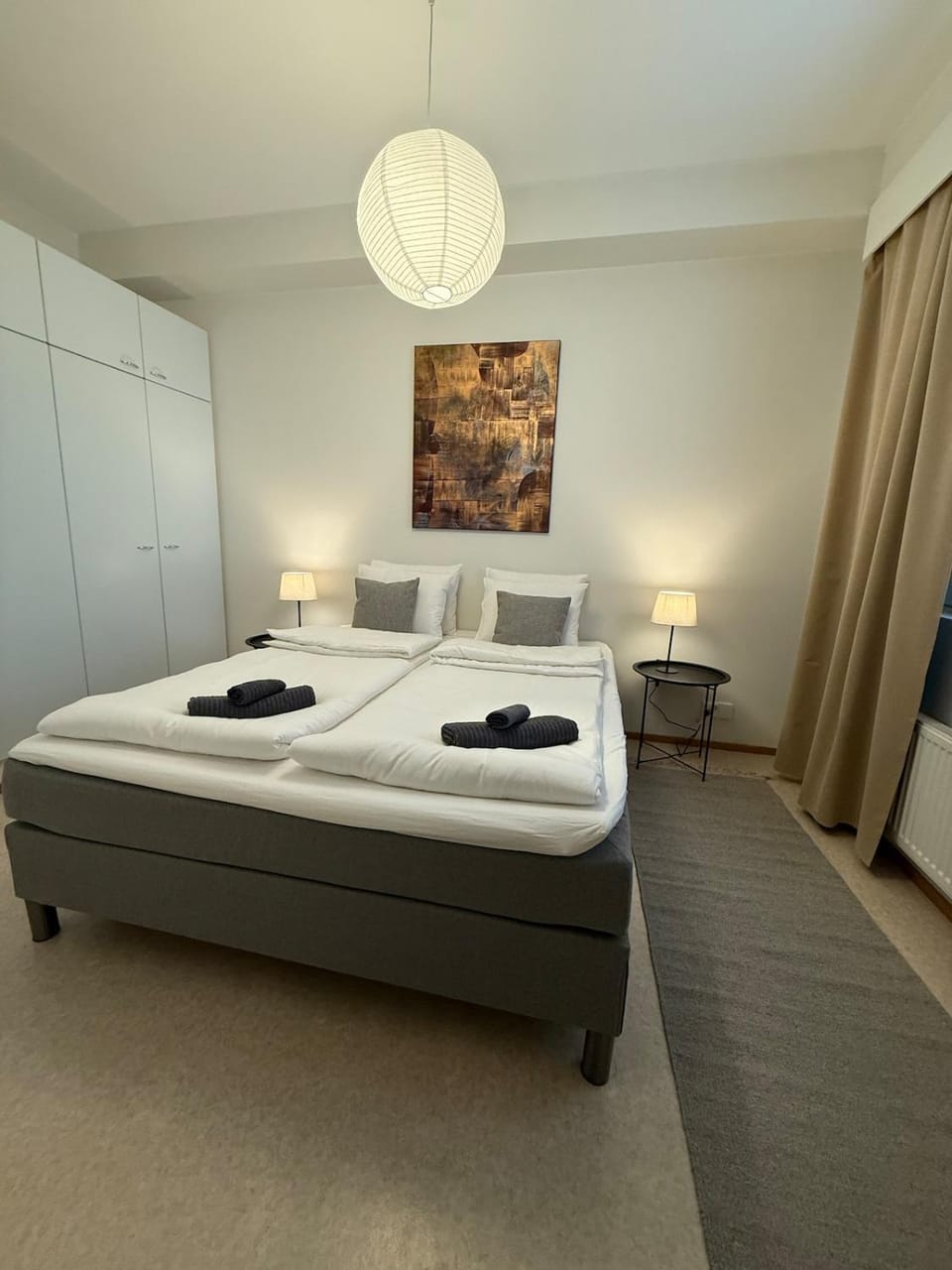 Bed, Bedroom, towels