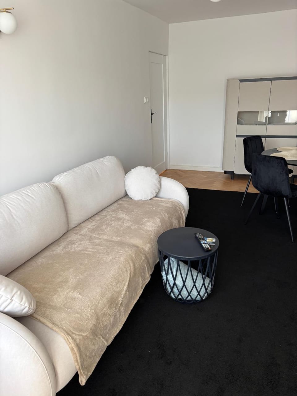 Living room, Photo of the whole room, Seating area