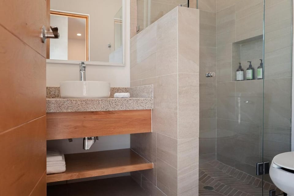 Palma Suite 302 in Downtown La Paz Downtown 2BR Suite with Parking & Pool Apartment in La Paz