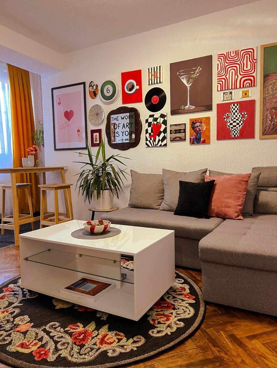 Living room, Decorative detail