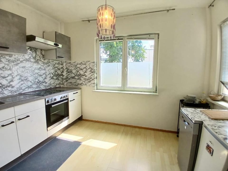 Kitchen or kitchenette, oven, stove
